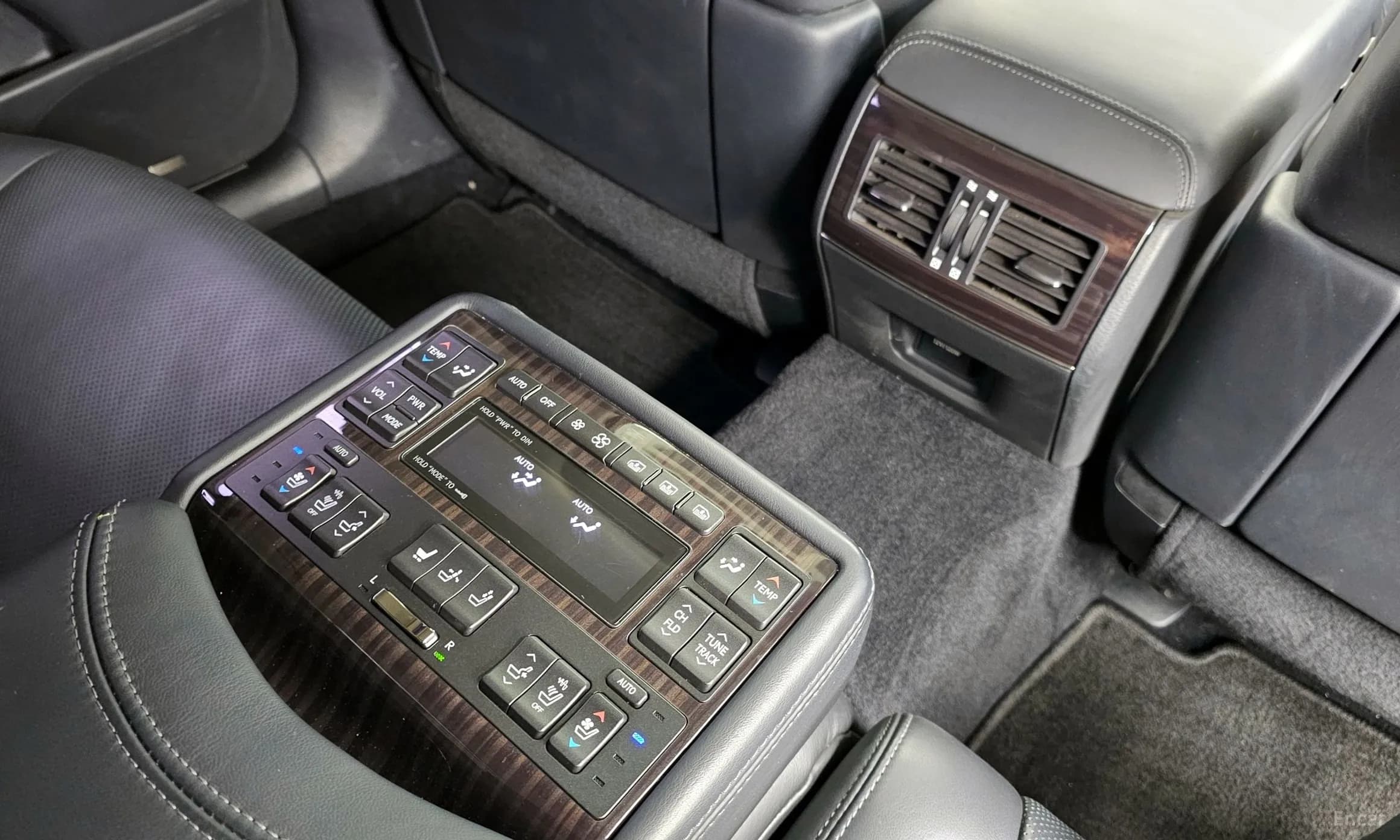 LS460