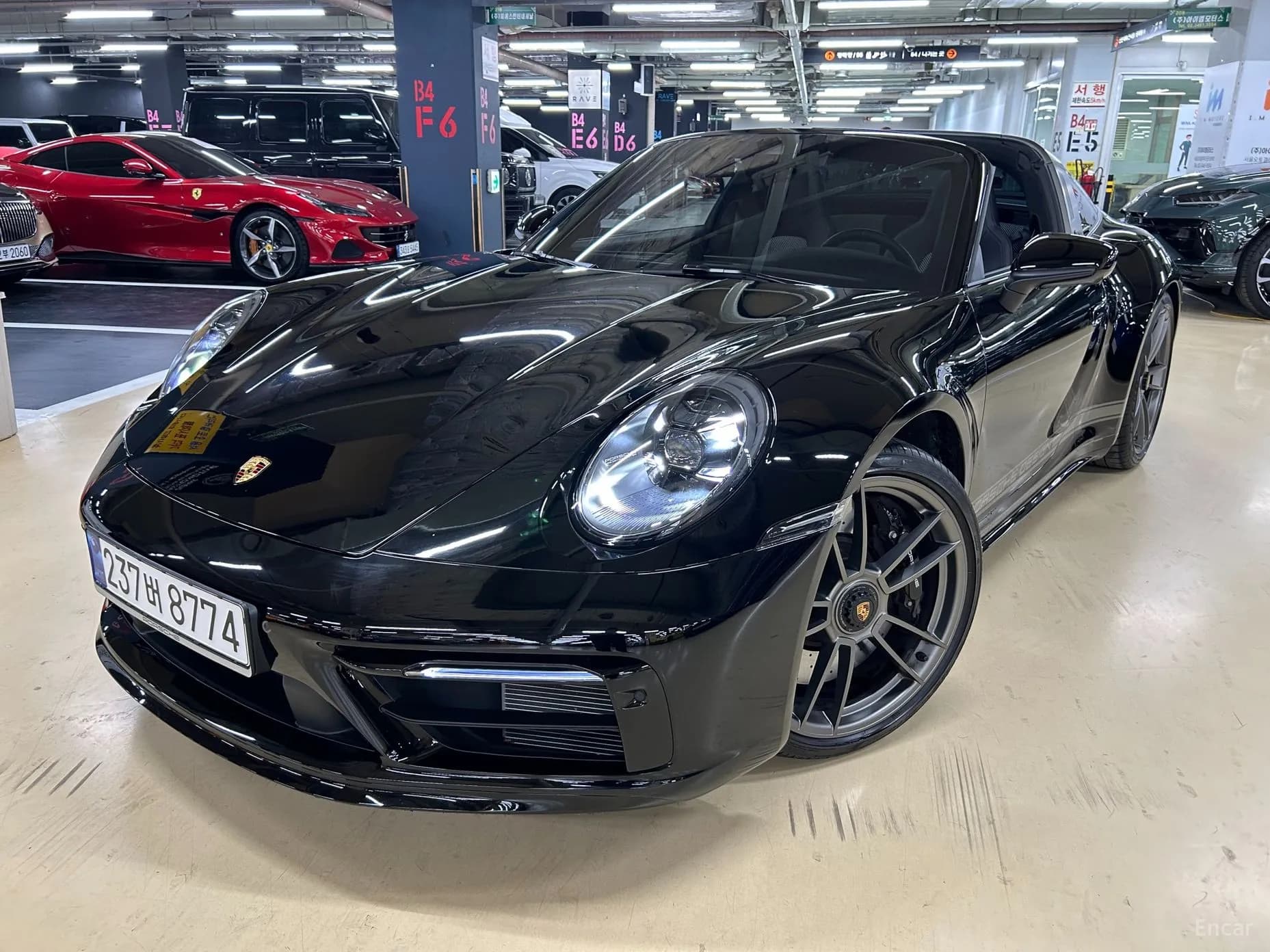 911 (992)