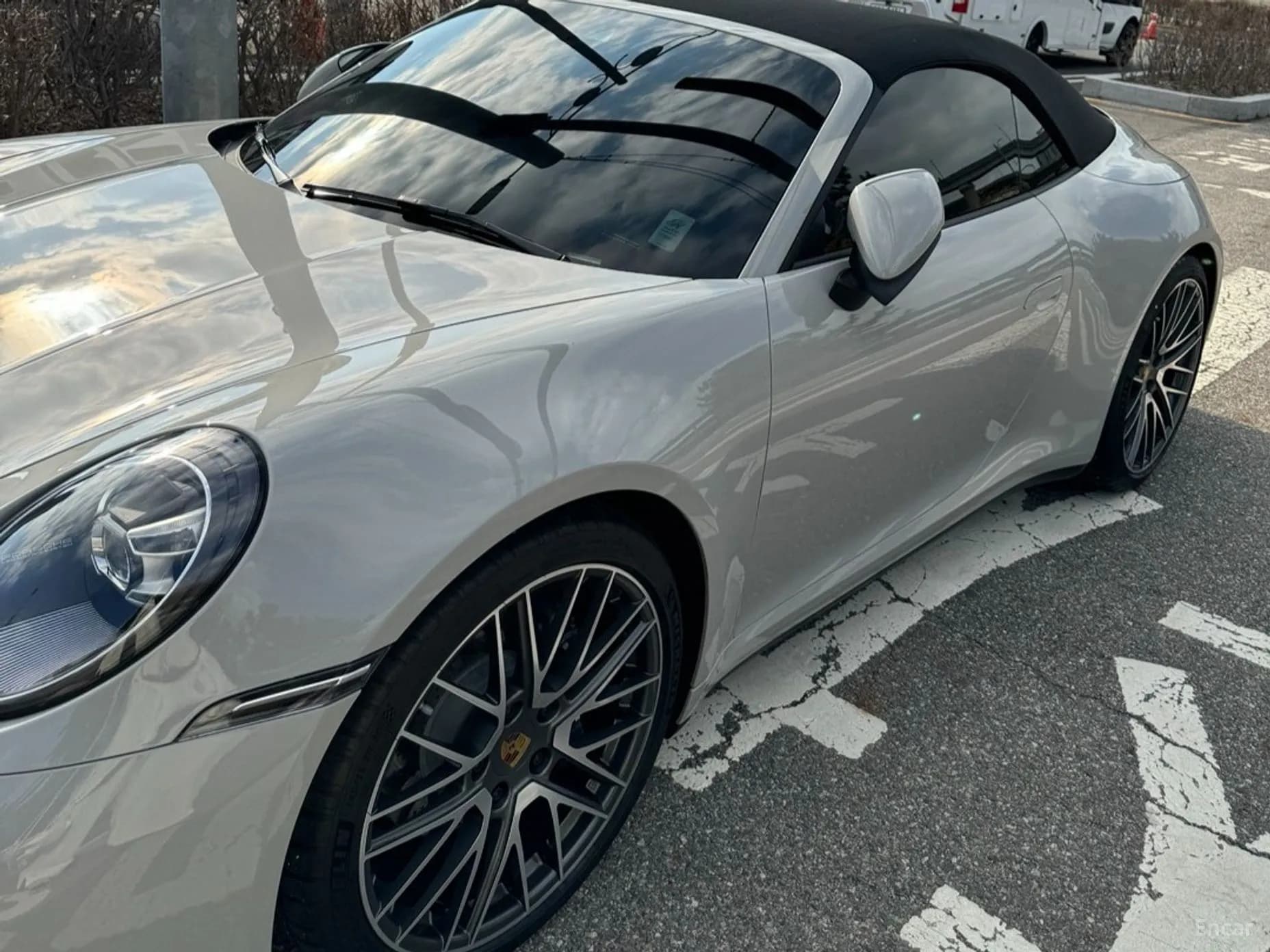911 (992)