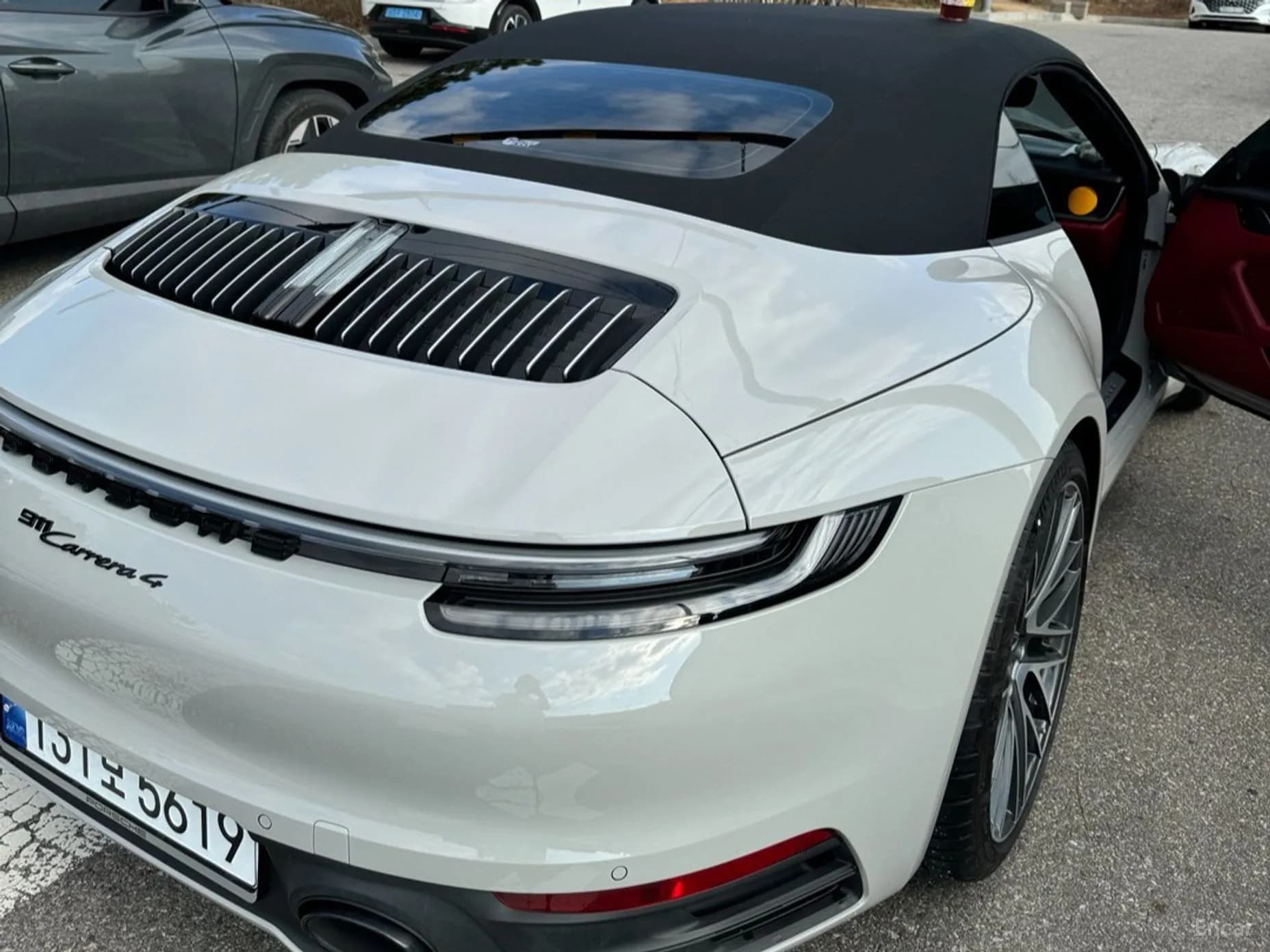 911 (992)