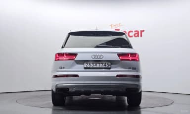 Q7 (4M)
