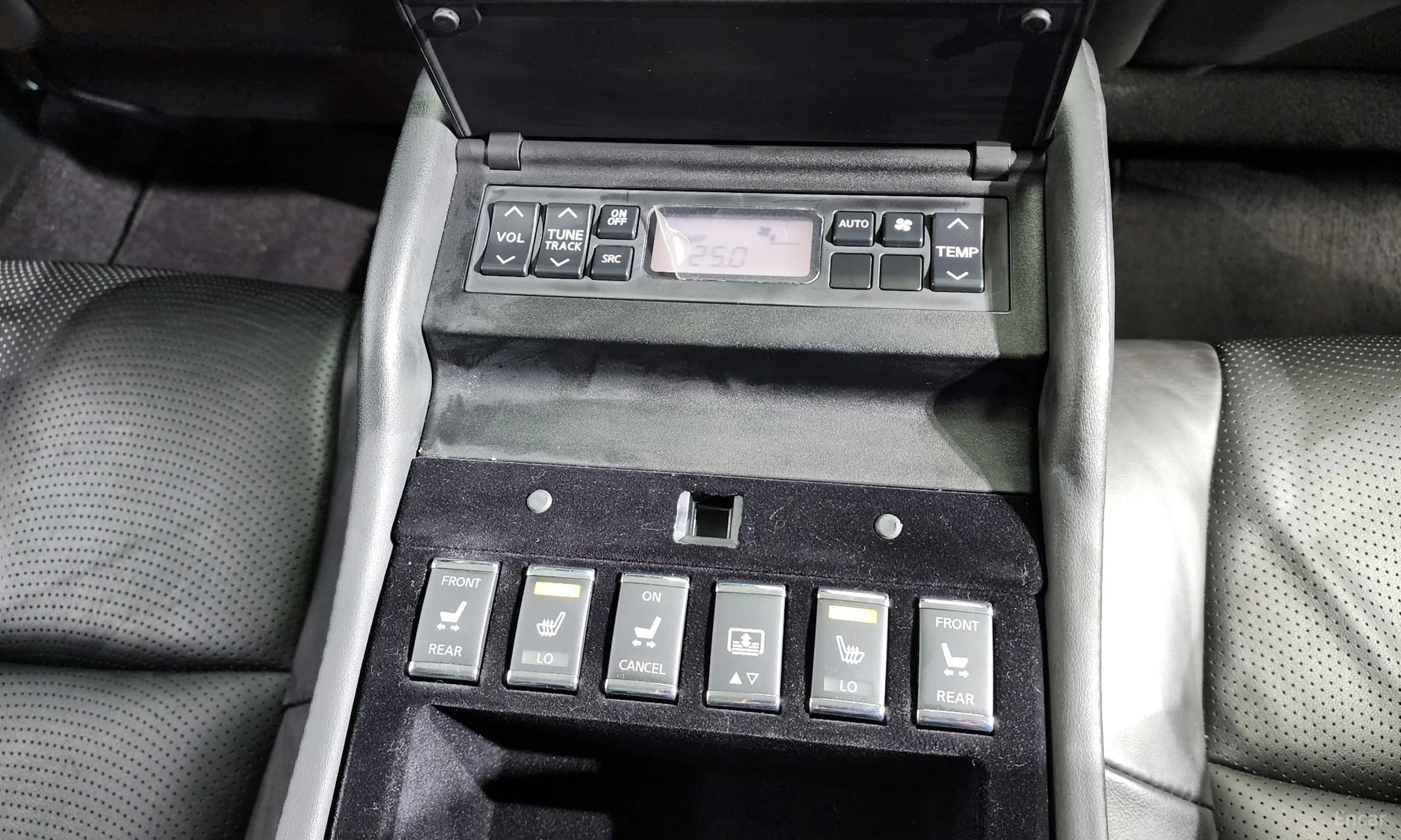 M37