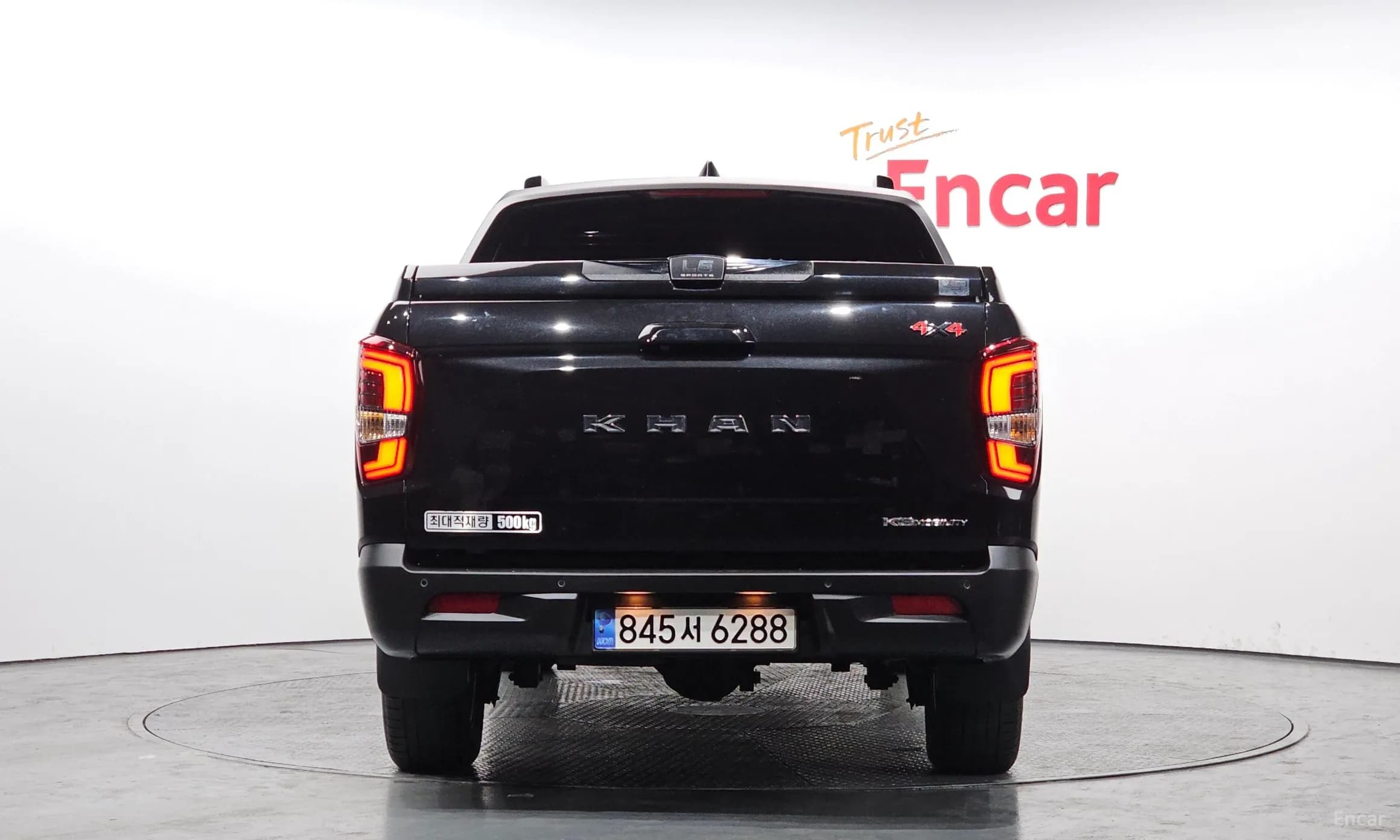 Rexton Sports Khan