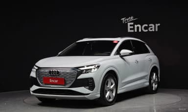 Q4 e-tron (F4)