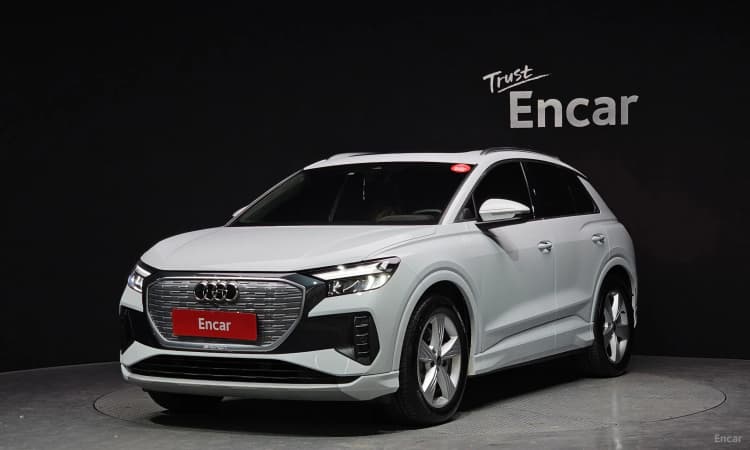Q4 e-tron (F4)