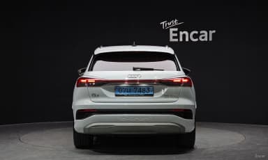 Q4 e-tron (F4)
