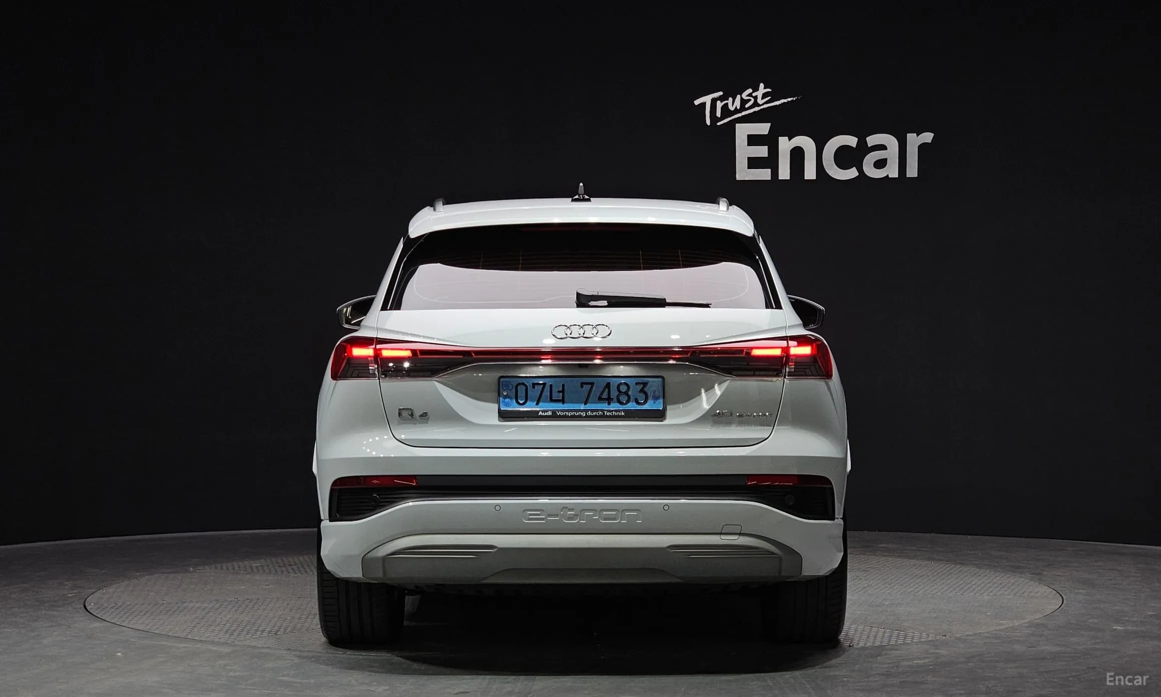 Q4 e-tron (F4)