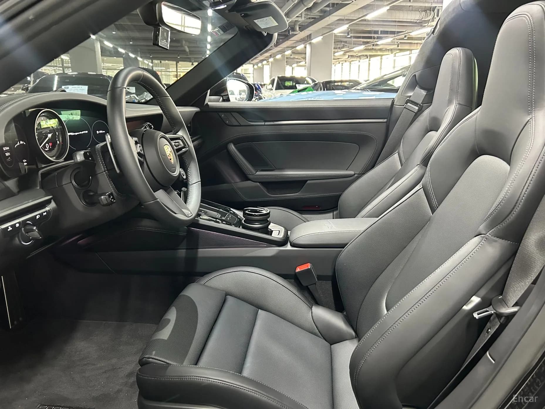 911 (992)