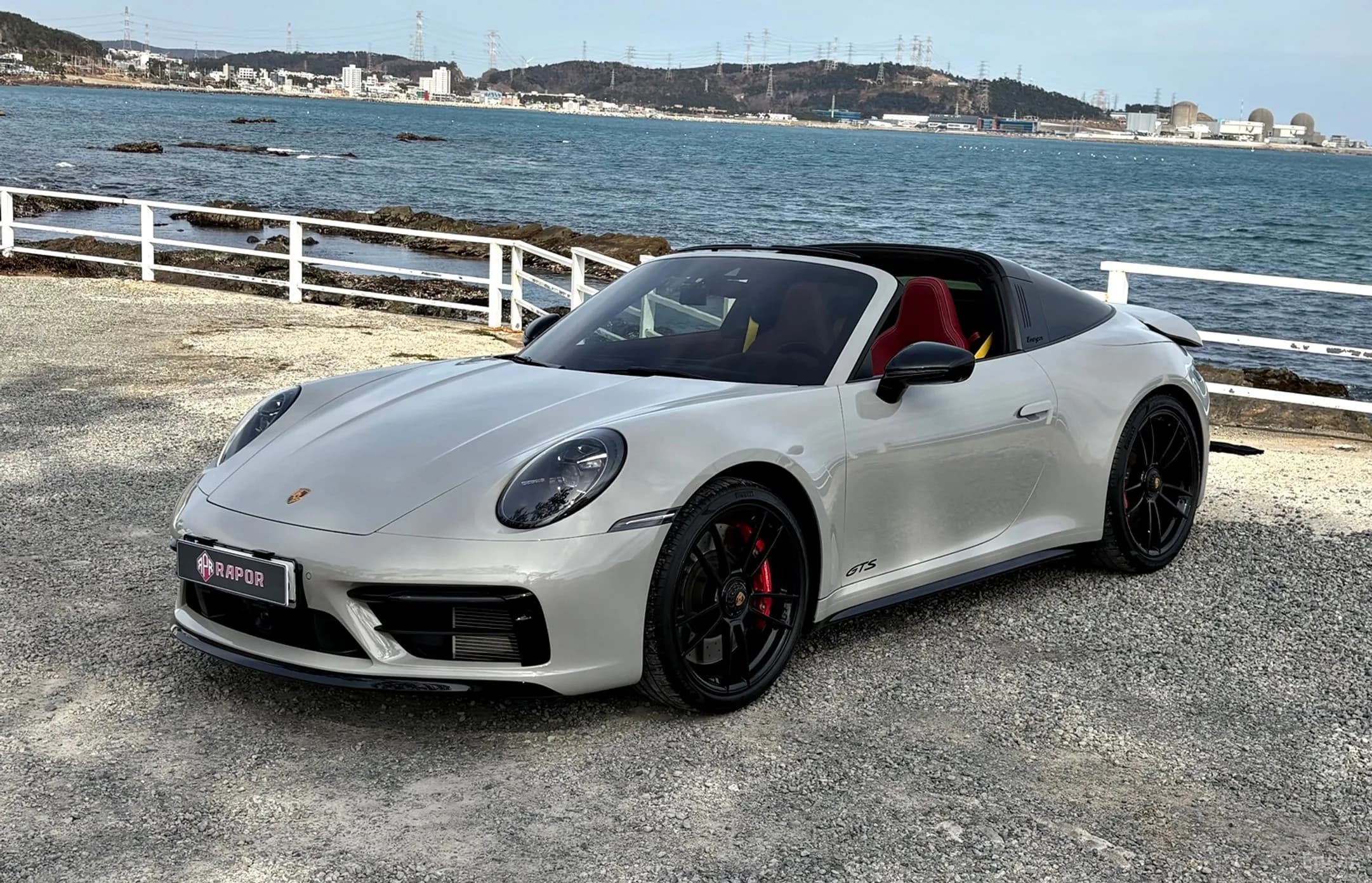 911 (992)