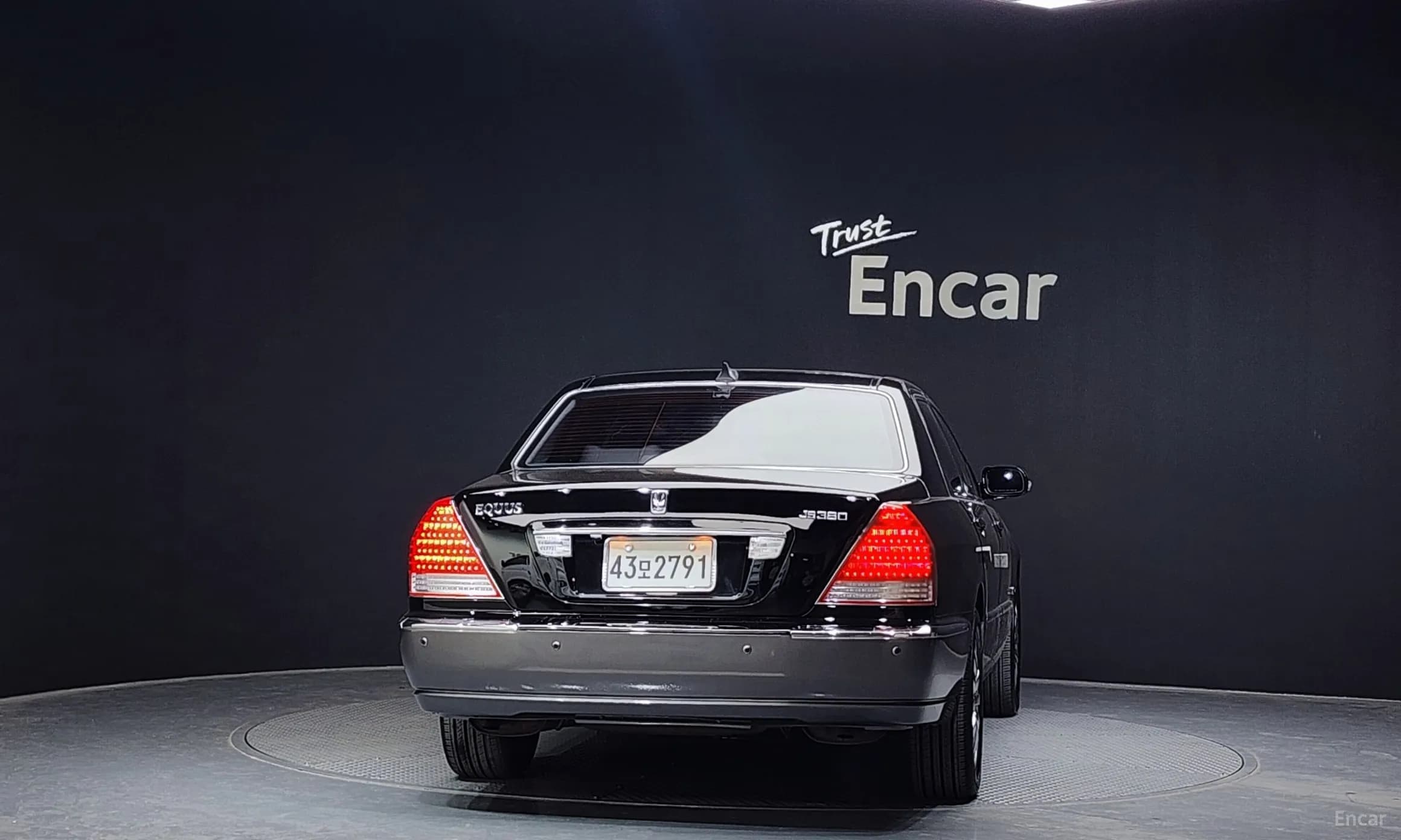 Hyundai Equus