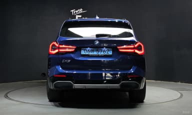 iX3