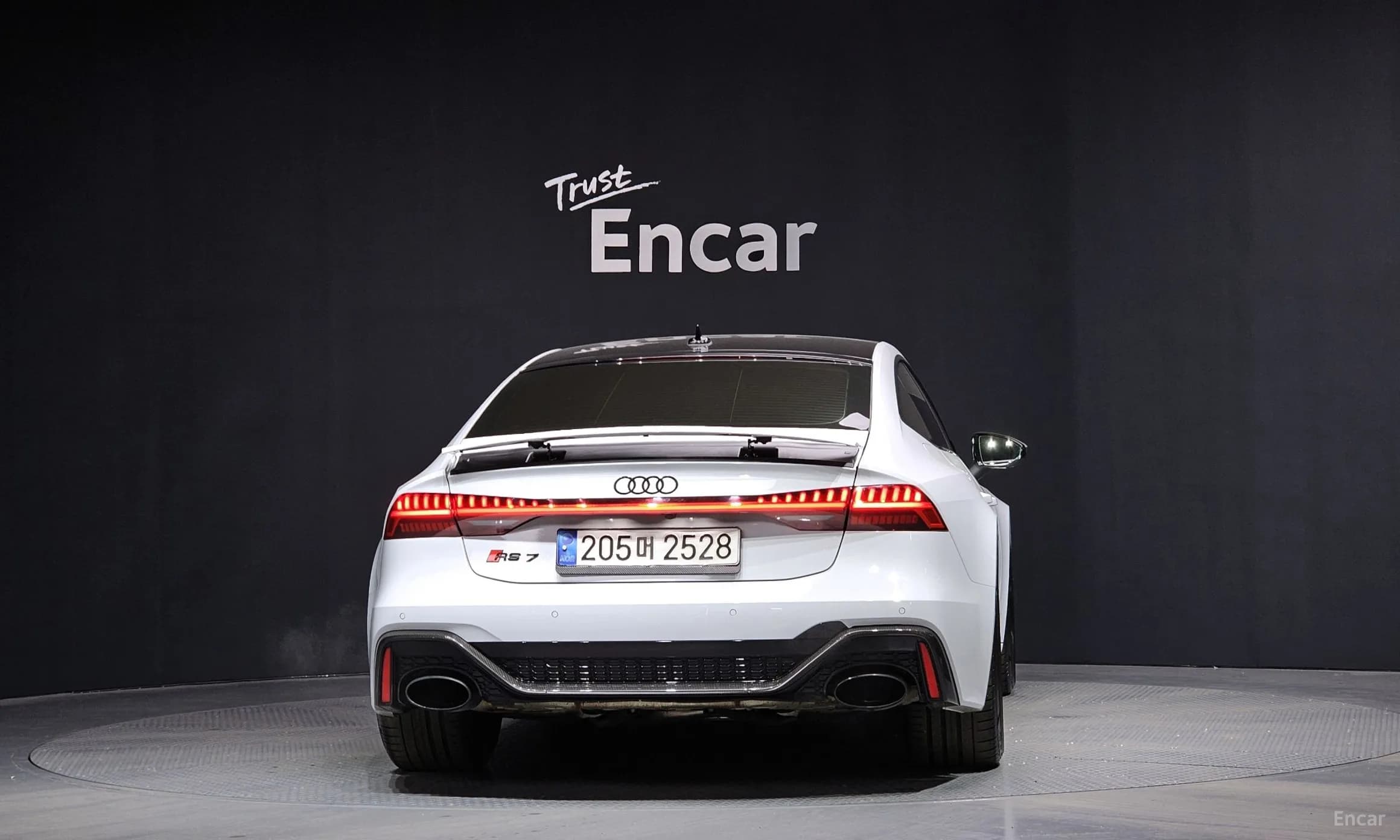 RS7 (4K)