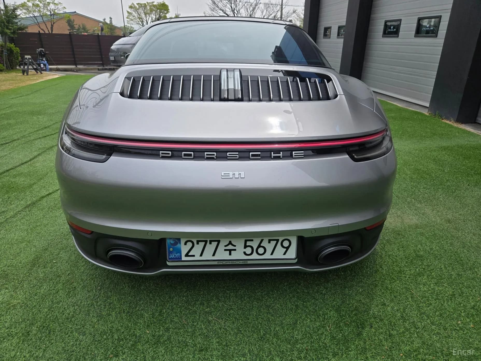 911 (992)