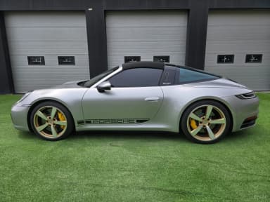 911 (992)