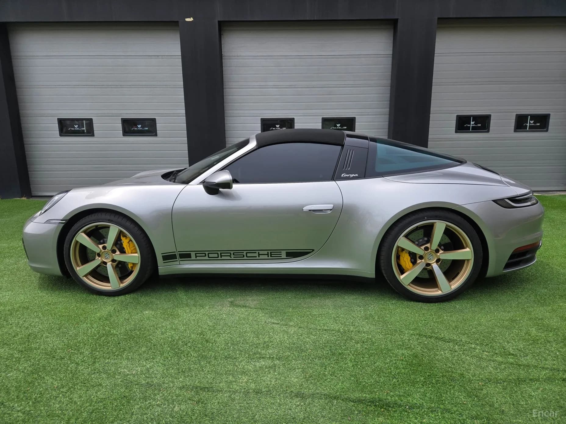 911 (992)