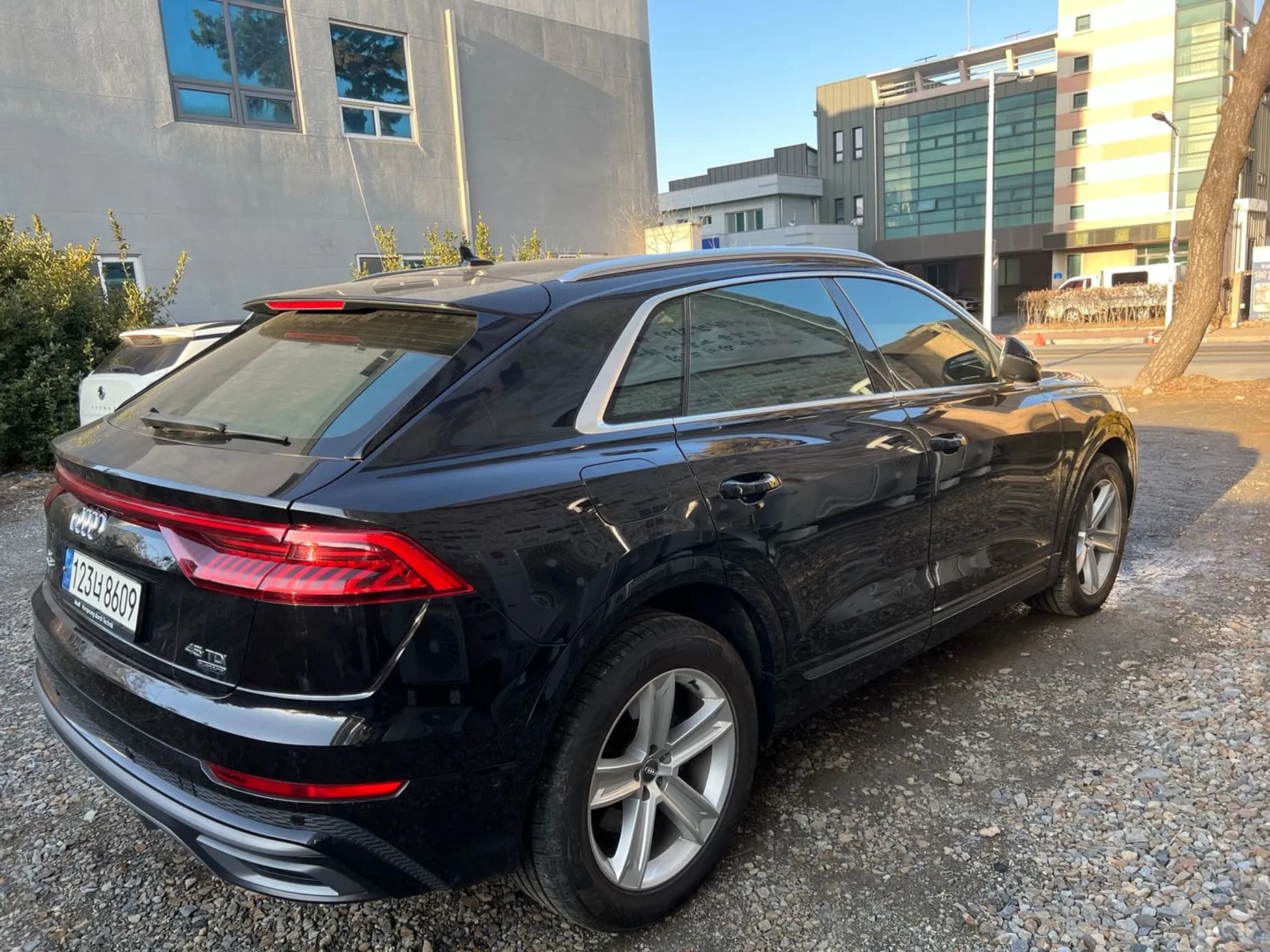 Q8 (4M)