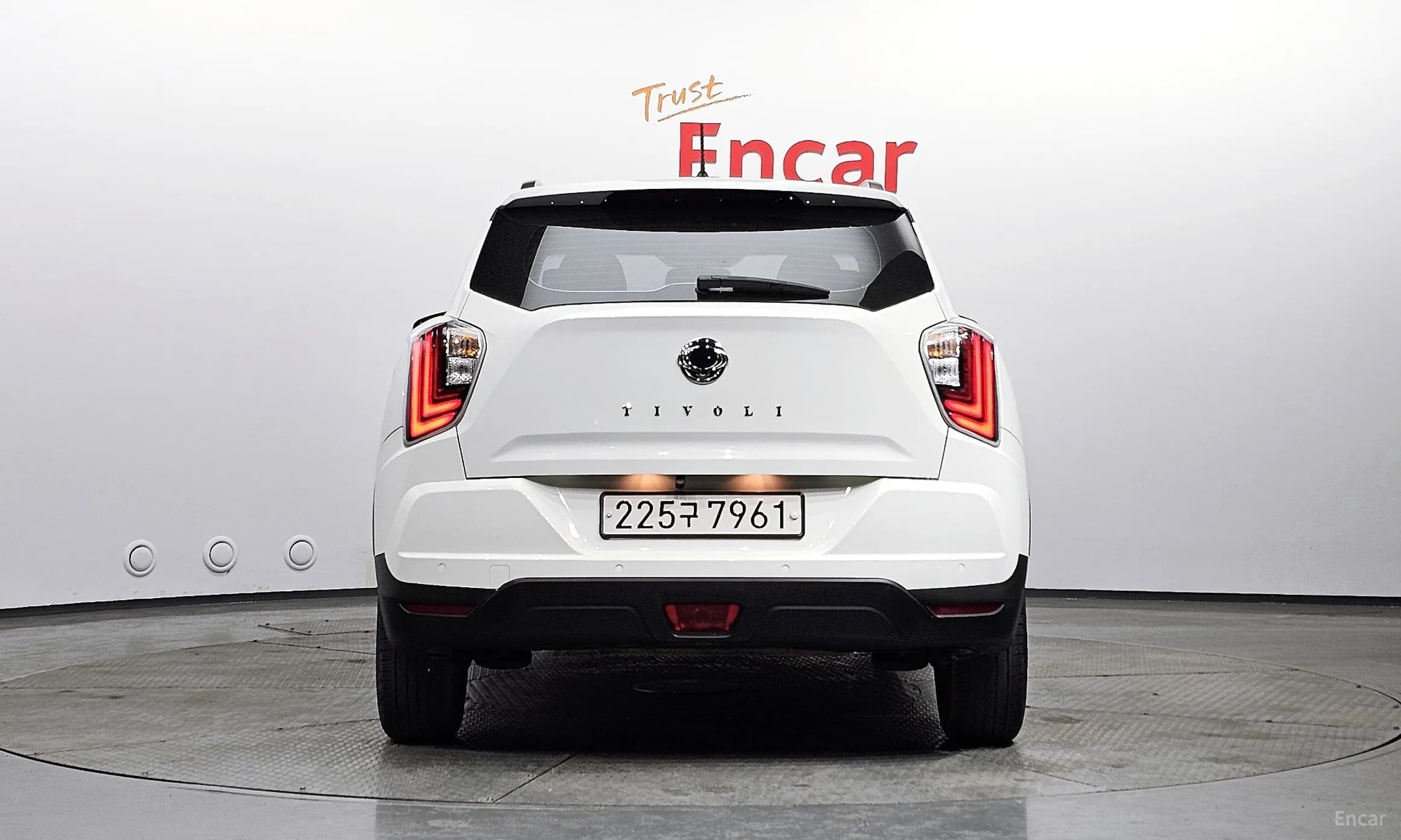 Berry New Tivoli