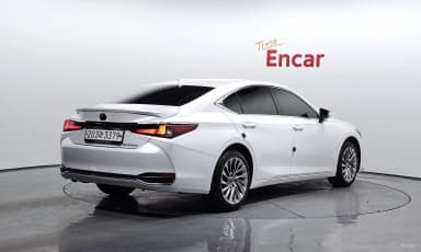 ES300h 7th Generation