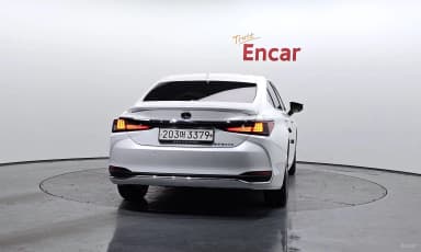 ES300h 7th Generation