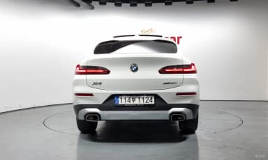 X4 (G02)