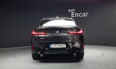 X4 (G02)