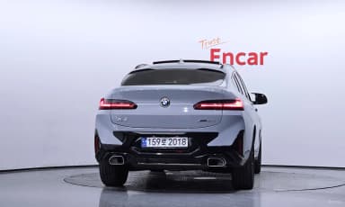 X4 (G02)