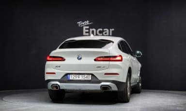 X4 (G02)