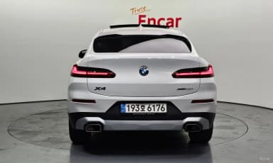 X4 (G02)