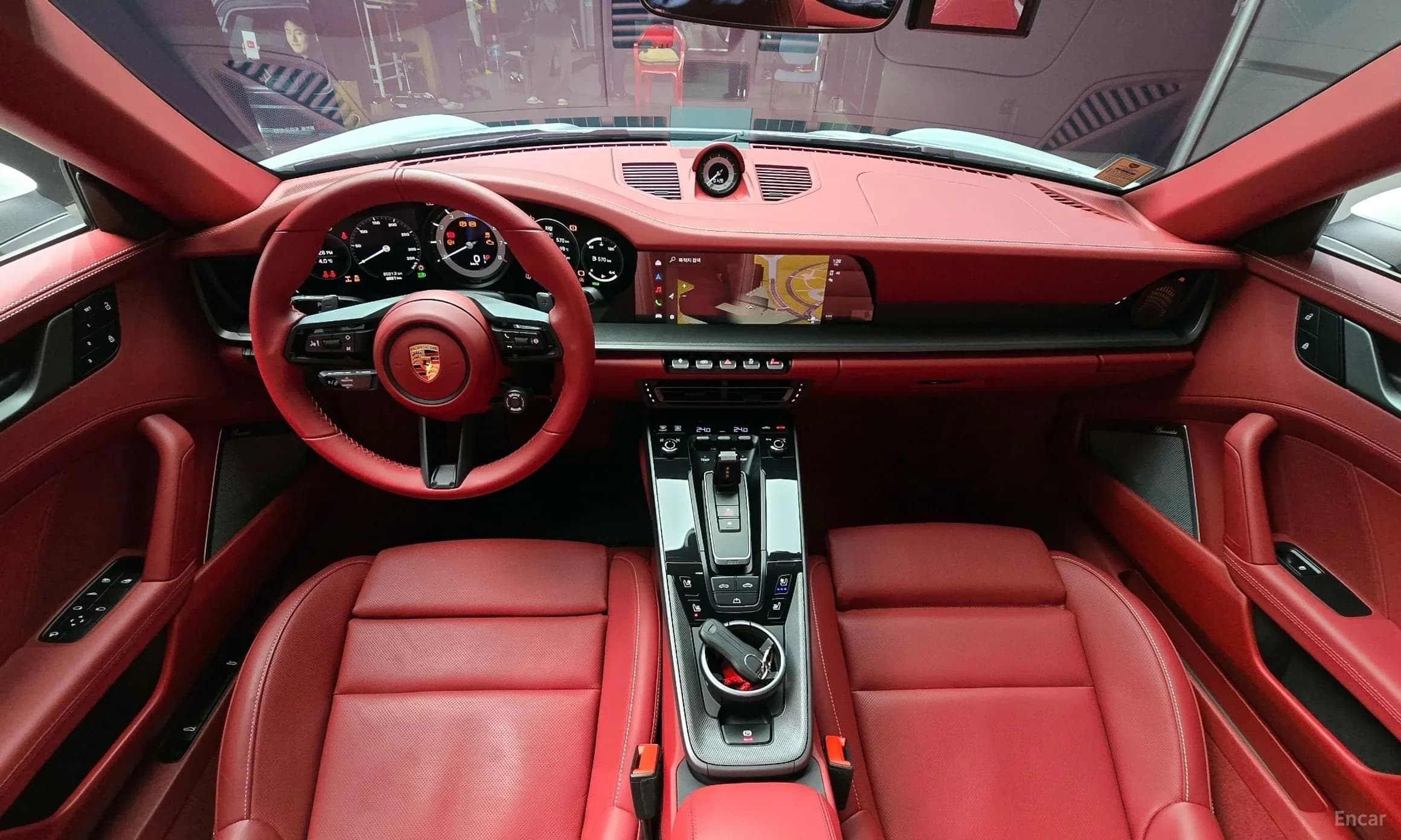 911 (992)