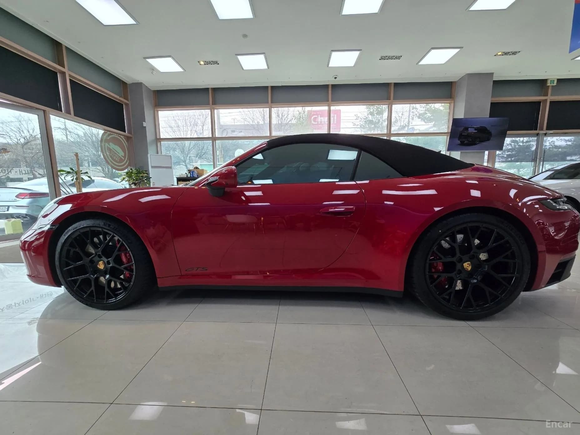 911 (992)
