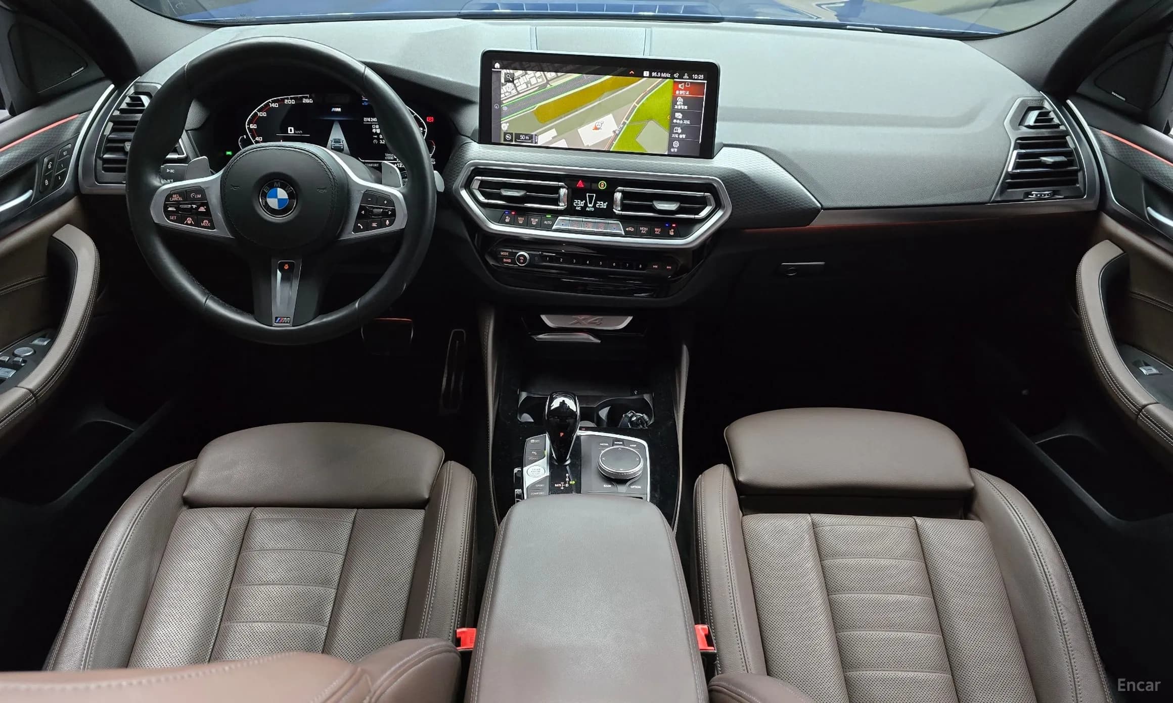 X4 (G02)