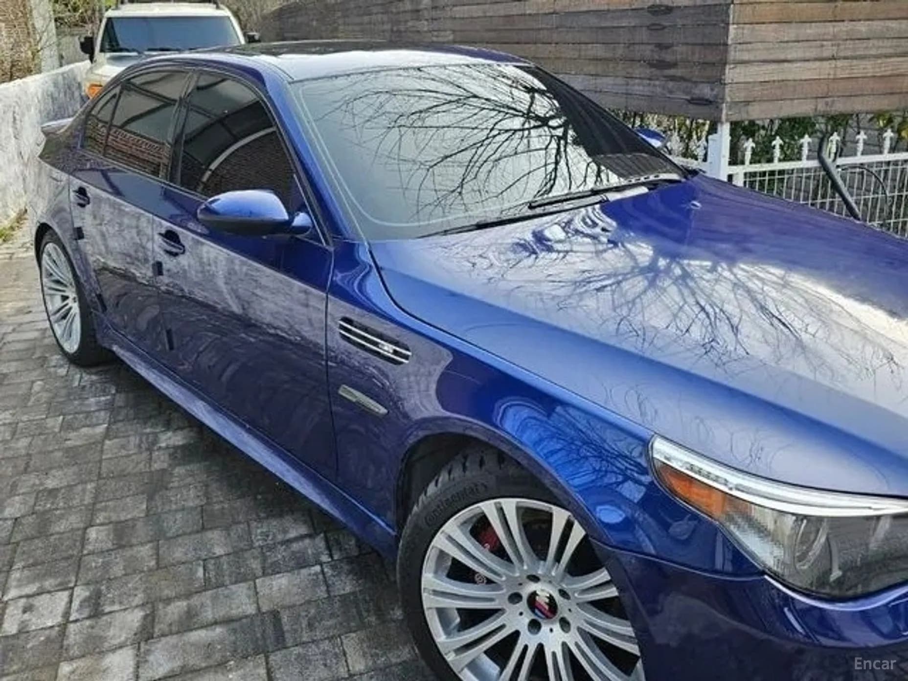 M5 (E60)