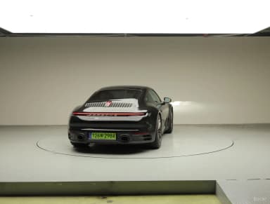 911 (992)