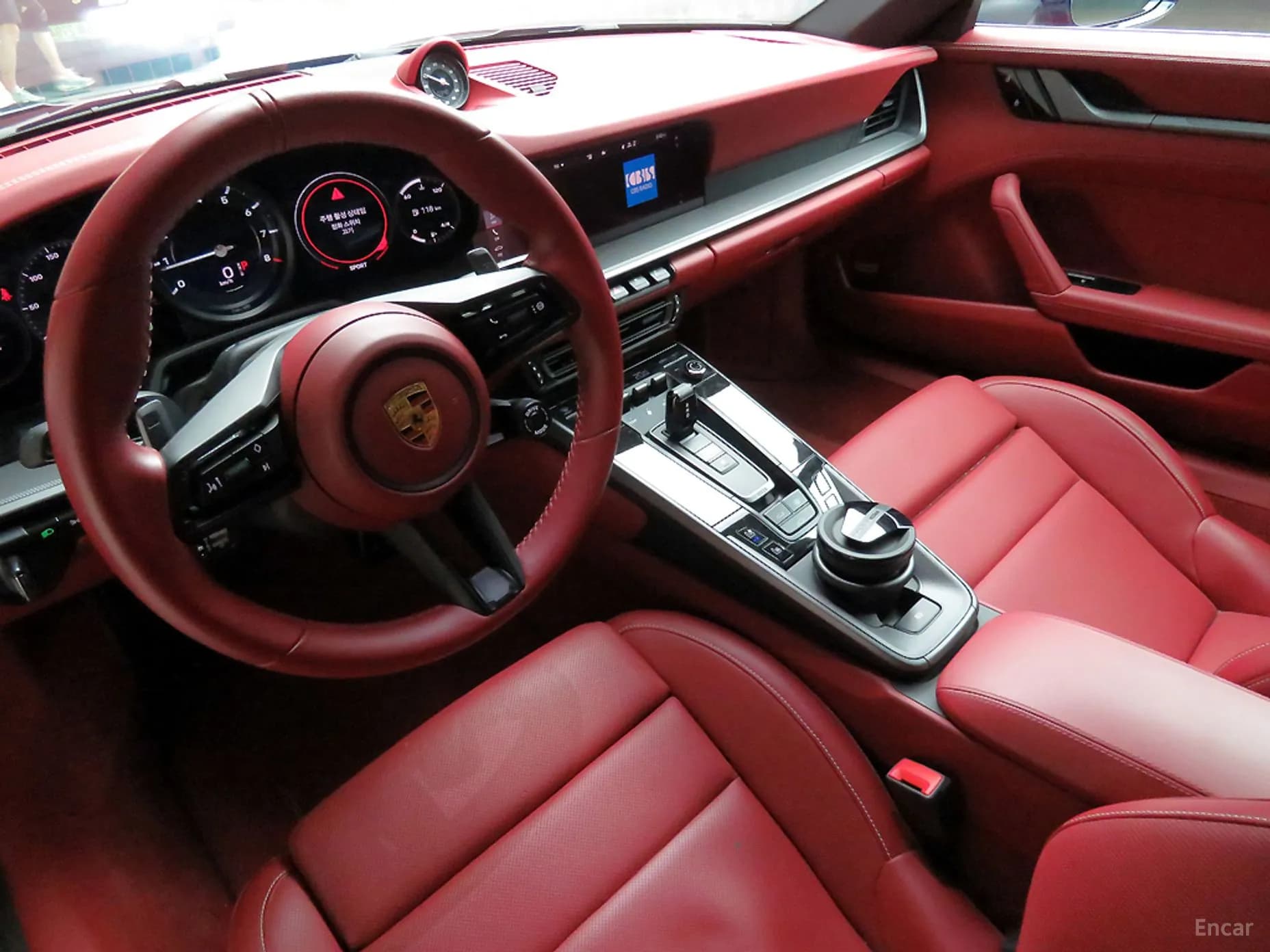 911 (992)