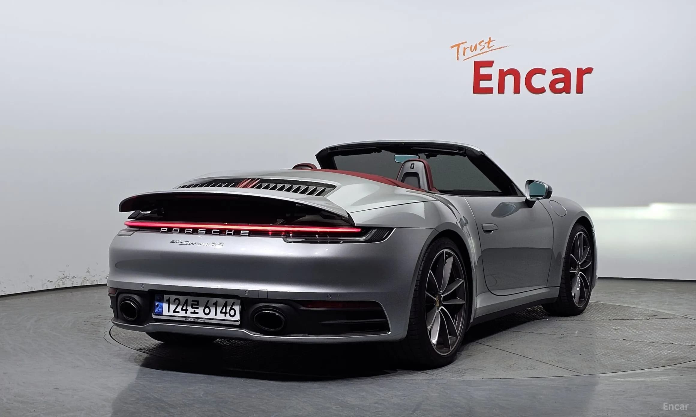 911 (992)