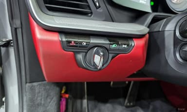 911 (992)