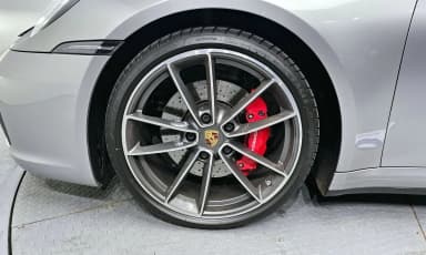 911 (992)