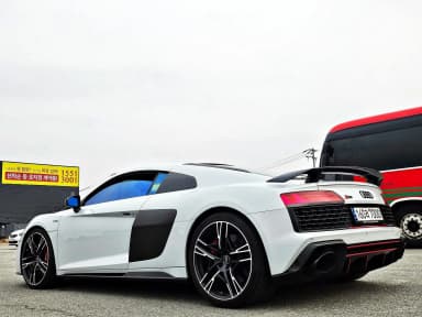 R8 (4S)