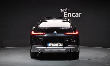 X4 (G02)