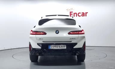X4 (G02)