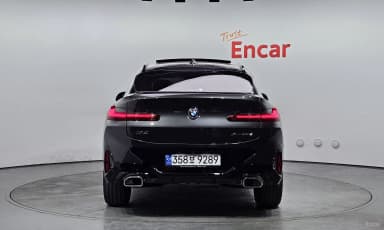 X4 (G02)