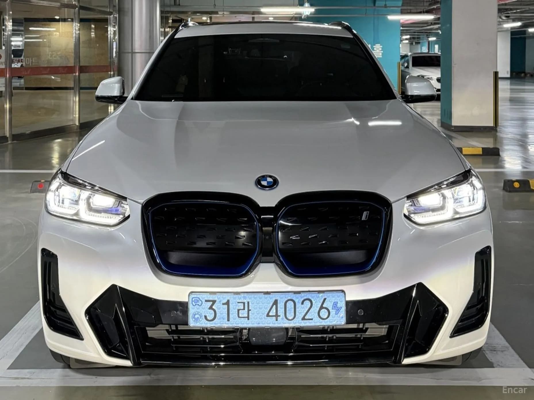 iX3
