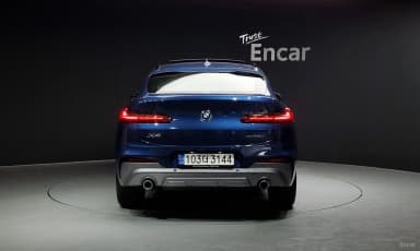 X4 (G02)