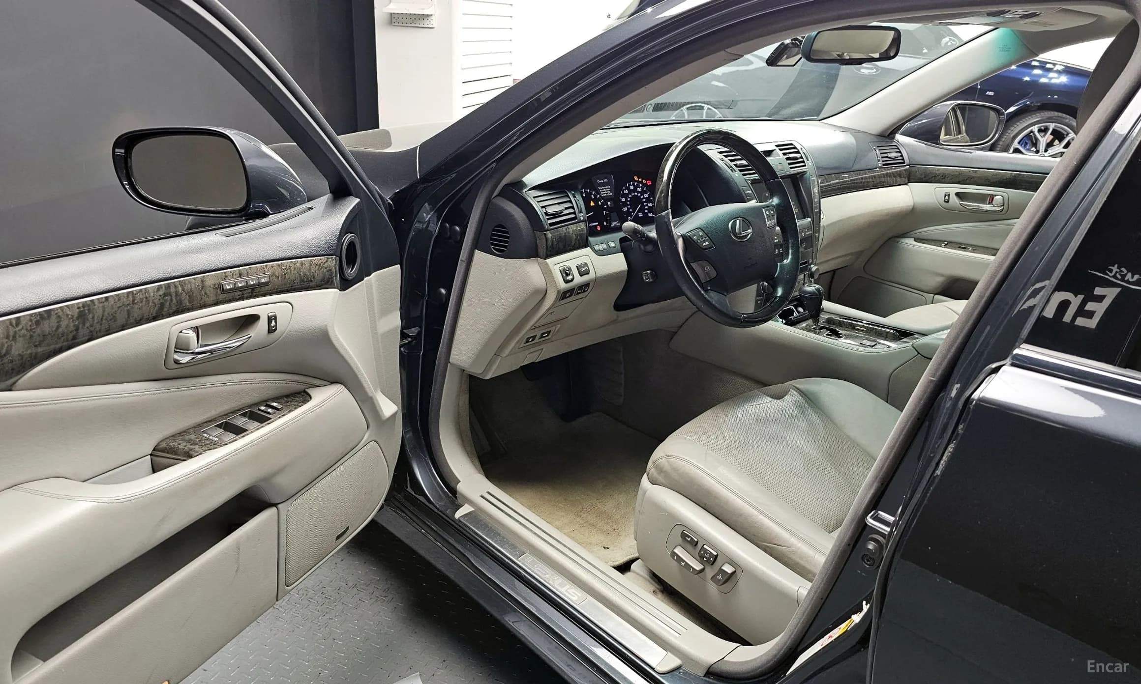 LS460