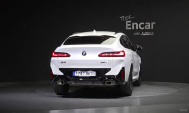 X4 (G02)