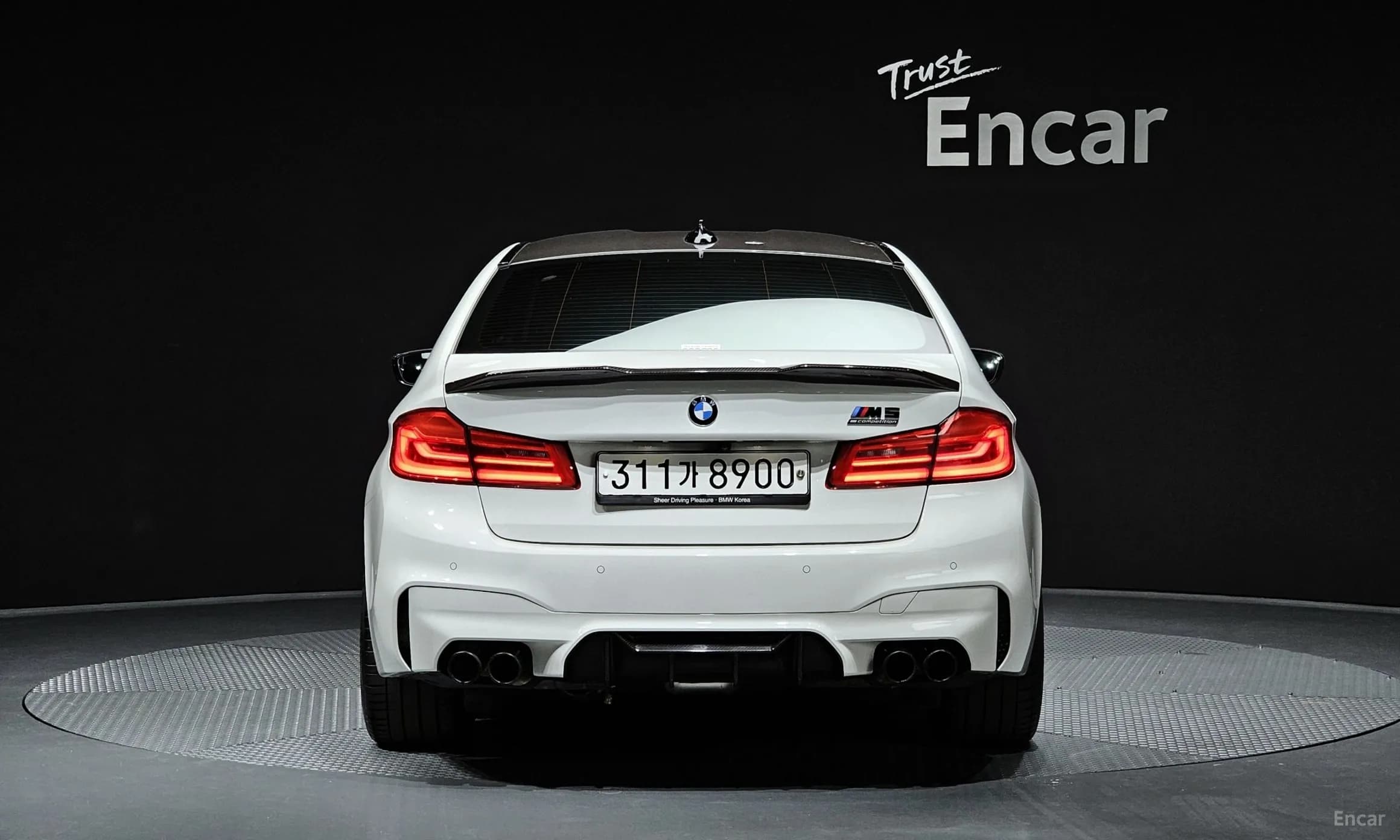 M5 (F90)