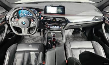 M5 (F90)