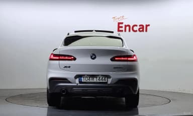 X4 (G02)