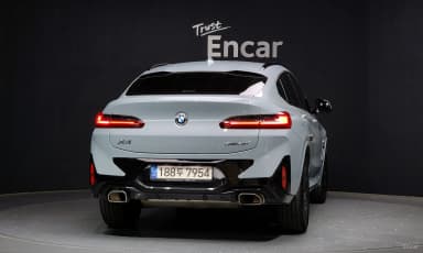 X4 (G02)