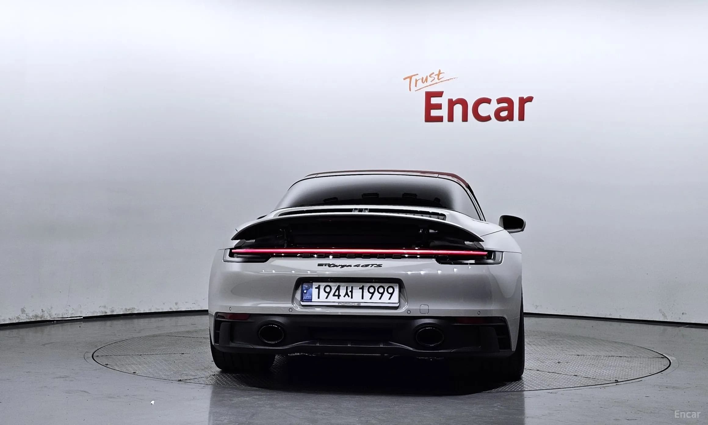 911 (992)